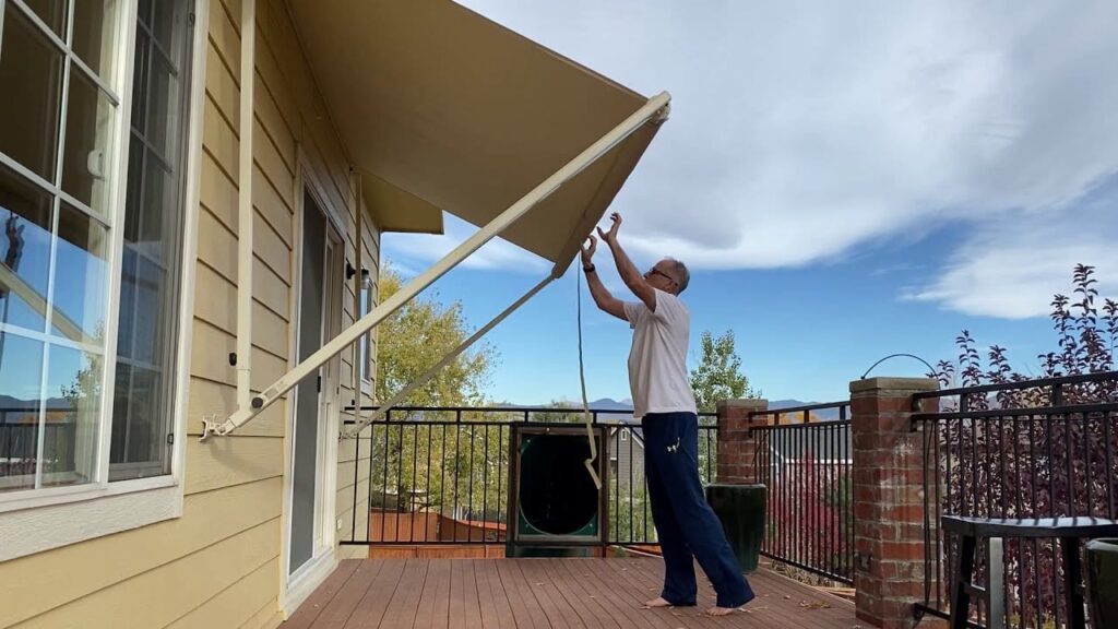 install retractable awning
